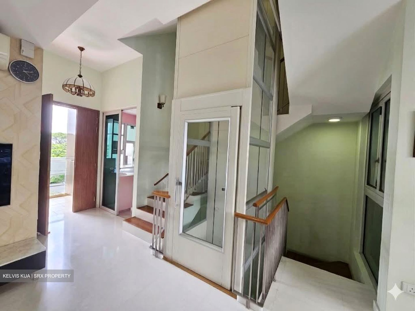 West Coast Drive (D5), Terrace #542945691